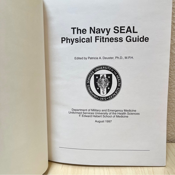 Navy SEAL Physical Fitness. Official Guide. By Patricia A. Deuster. New NWT - Picture 4 of 9